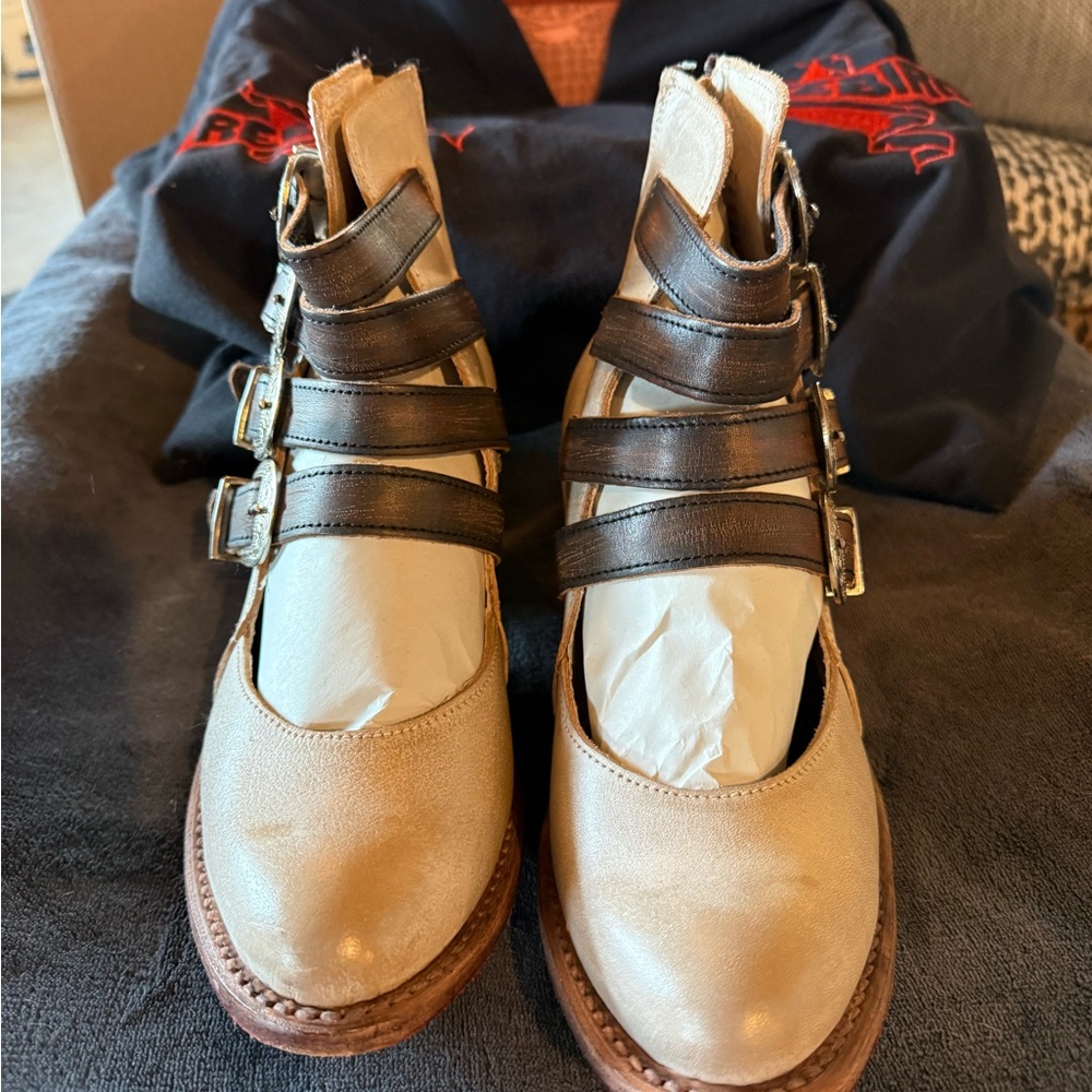 Freebird Scarlett in Ice size 9